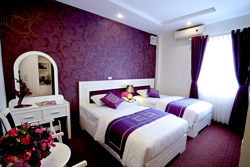 KHÁCH SẠN HỒ GIÁM